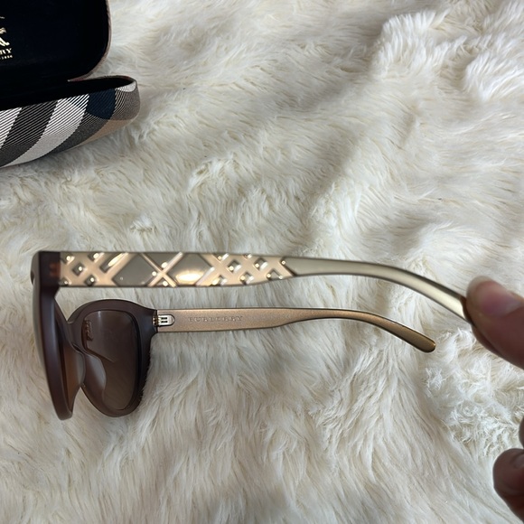 Authentic Burberry Sunglasses - Picture 4 of 11